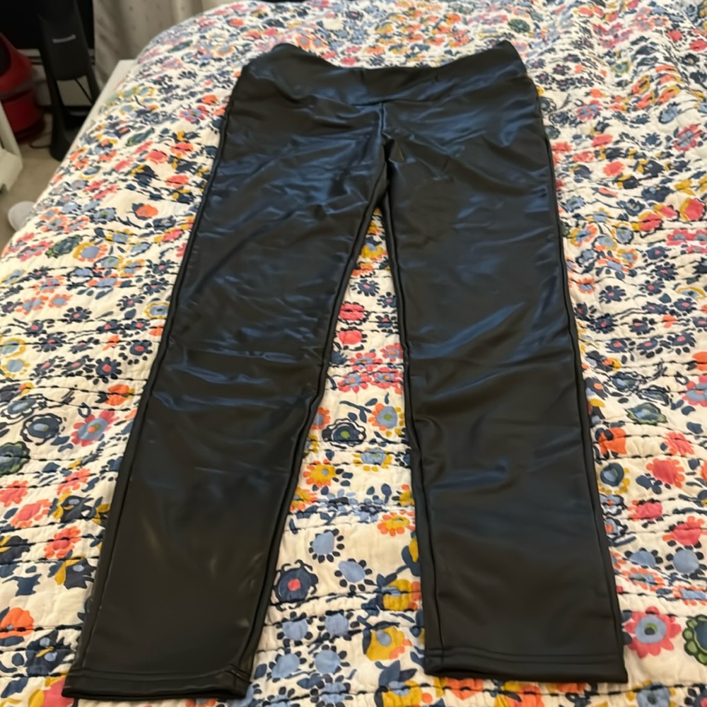 Faux leather legging